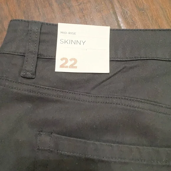 Lane Bryant Black Skinny Pants - Picture 6 of 7